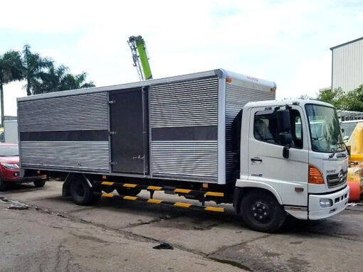 GIÁ XE HINO 6 TẤN FC9JNTC THÙNG KÍN INOX 7.2M