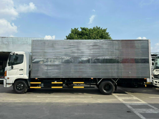 GIÁ XE HINO 6 TẤN FC9JNTC THÙNG KÍN INOX 7.2M