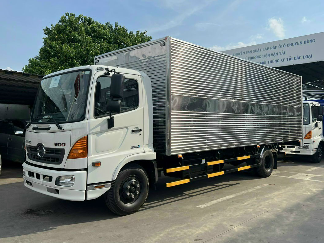 GIÁ XE HINO 6 TẤN FC9JNTC THÙNG KÍN INOX 7.2M