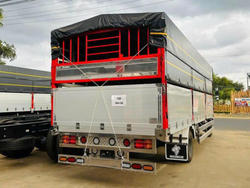 GIÁ XE HINO 6 TẤN FC9JNTC THÙNG MUI BẠT 7.3M