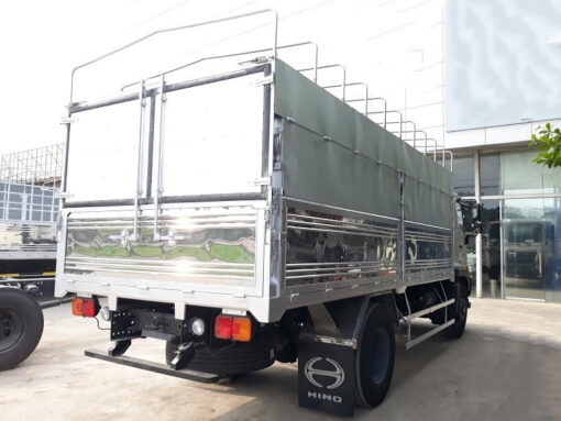 GIÁ XE HINO 8 TẤN 1 FG8JJ7A-B THÙNG MUI BẠT 5.6M