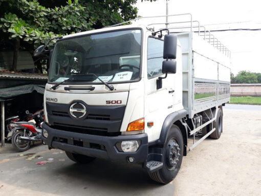 GIÁ XE HINO 8 TẤN 1 FG8JJ7A-B THÙNG MUI BẠT 5.6M