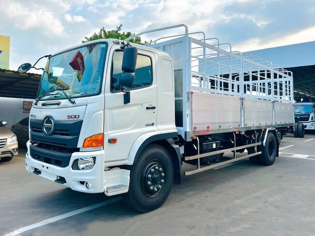 GIÁ XE HINO 8 TẤN 4 FG8JP7A-F THÙNG MUI BẠT 7.3M