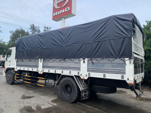 GIÁ XE HINO 8 TẤN 5 FG8JP7A-E1 THÙNG MUI BẠT 7.32M