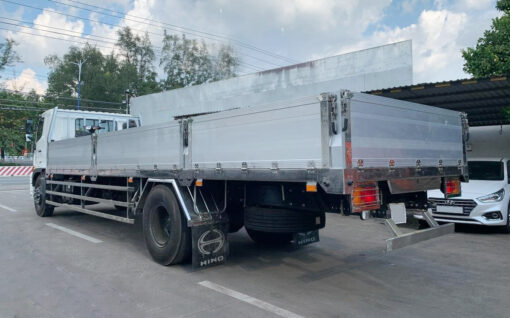 GIÁ XE HINO 8 TẤN 5 FG8JT7A-G THÙNG LỬNG 8.55M