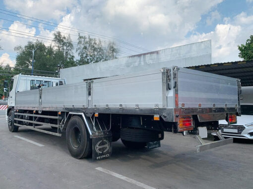 GIÁ XE HINO 8 TẤN 8 FG8JT7A-G THÙNG LỬNG 7.9M