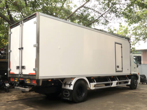 GIÁ XE HINO 8 TẤN FG8JP7A-E THÙNG ĐÔNG LẠNH 7.2M