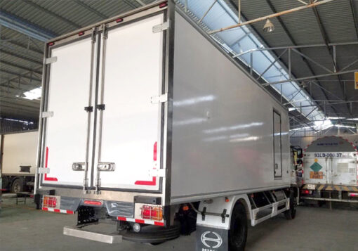GIÁ XE HINO 8 TẤN FG8JP7A-E1 THÙNG ĐÔNG LẠNH 7M