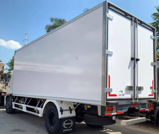 GIÁ XE HINO 8 TẤN FG8JP7A-E1 THÙNG ĐÔNG LẠNH 7M