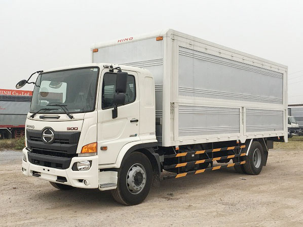 GIÁ XE HINO 8 TẤN FG8JP7A THÙNG KÍN CÁNH DƠI 7.2M