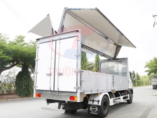 GIÁ XE HINO 8 TẤN FG8JP7A THÙNG KÍN CÁNH DƠI 7.2M