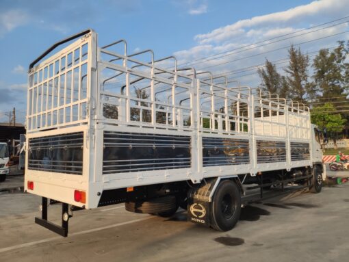 GIÁ XE HINO 8 TẤN FG8JP7A-G THÙNG MUI BẠT 8.65M