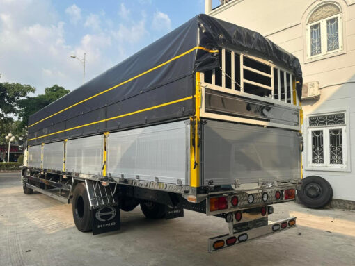 GIÁ XE HINO 8 TẤN FG8JP7A-G THÙNG MUI BẠT 8.9M