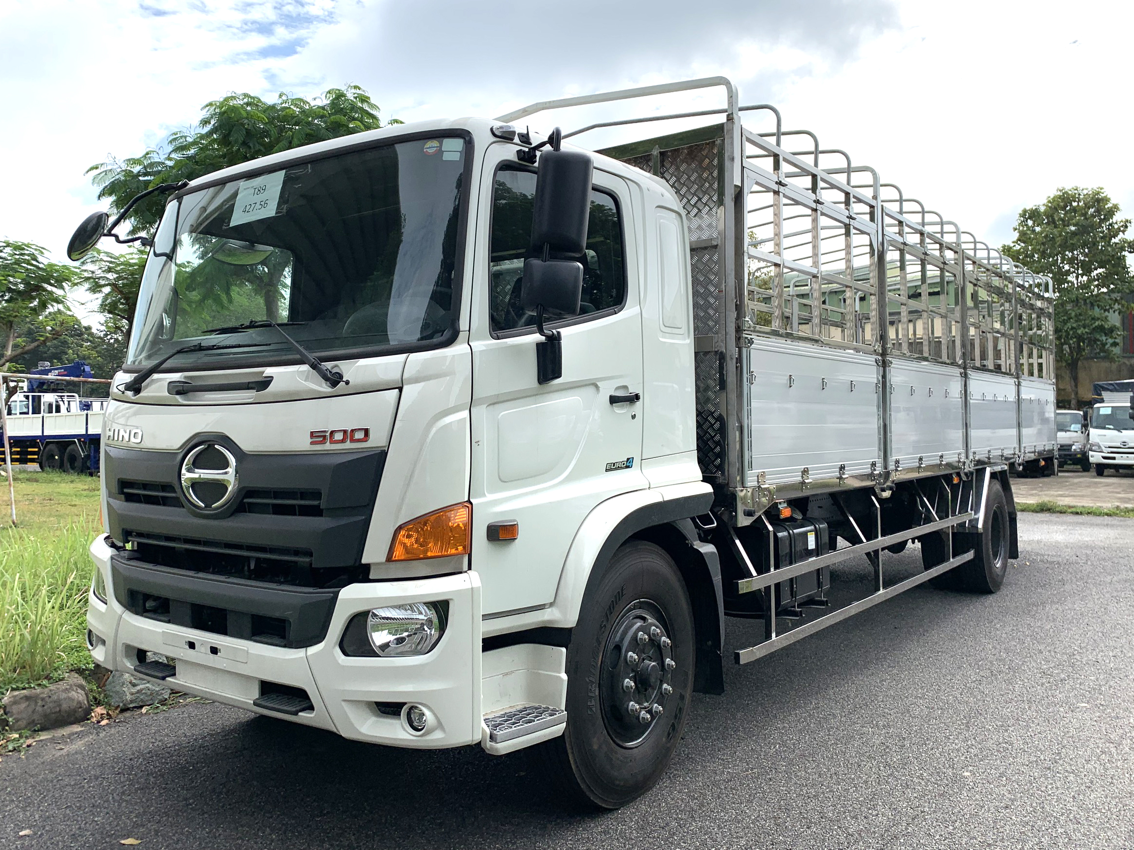 GIÁ XE HINO 8 TẤN FG8JP7A-H THÙNG MUI BẠT 8.92M