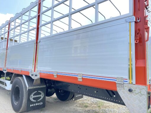 XE HINO 8 TẤN FG8JP7A-UTL THÙNG BẠT BỬNG NHÔM 9.7M