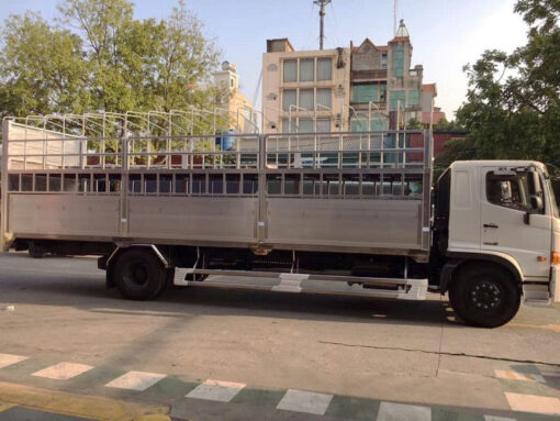 GIÁ XE HINO 8 TẤN FG8JT7A THÙNG CHỞ XE MÁY 9M