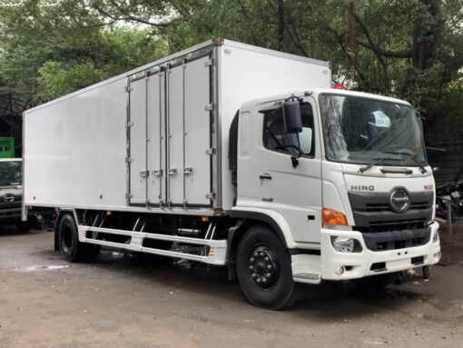 GIÁ XE HINO 8 TẤN FG8JT7A THÙNG KÍN BỬNG NÂNG 8.6M