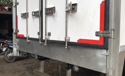 GIÁ XE HINO 8 TẤN FG8JT7A THÙNG KÍN BỬNG NÂNG 8.6M