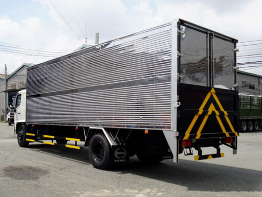 GIÁ XE HINO 8 TẤN FG8JT7A THÙNG KÍN BỬNG NÂNG 8.9M