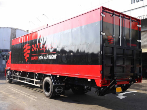 GIÁ XE HINO 8 TẤN FG8JT7A THÙNG KÍN BỬNG NÂNG 8.9M