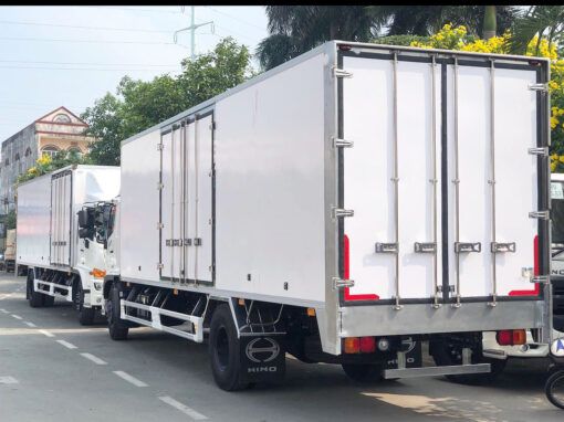 GIÁ XE HINO 8 TẤN FG8JT7A-G THÙNG KÍN COMPOSITE 8.8M