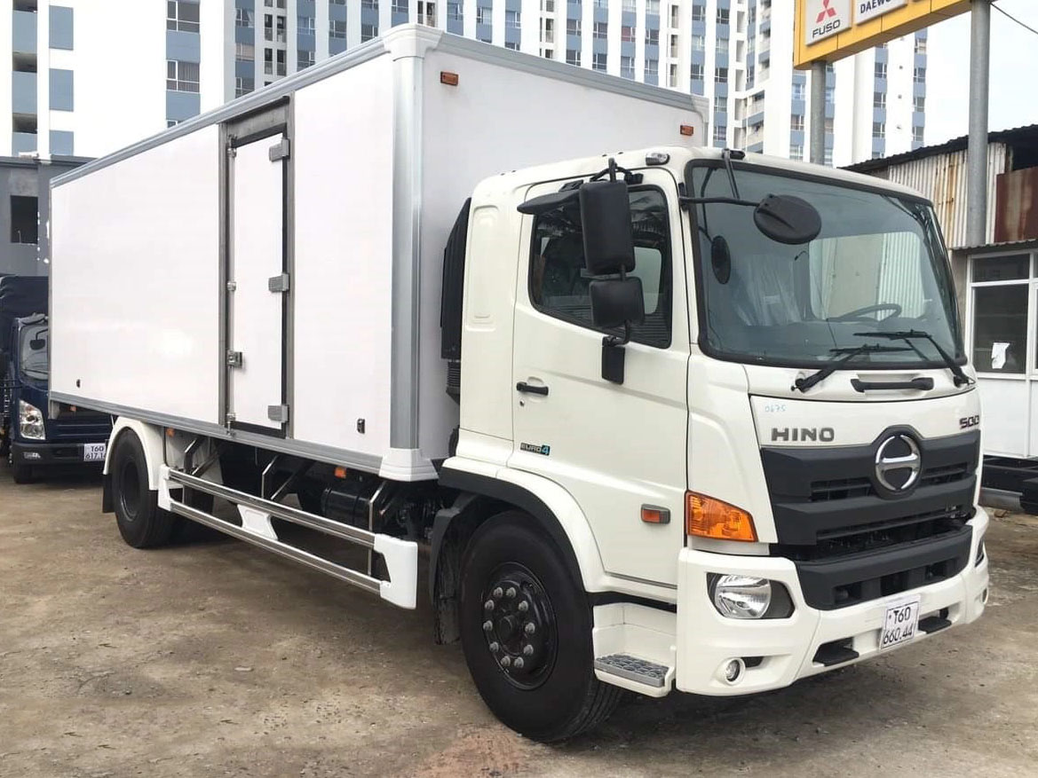GIÁ XE HINO 8 TẤN FG8JT7A-G THÙNG KÍN COMPOSITE 8.8M