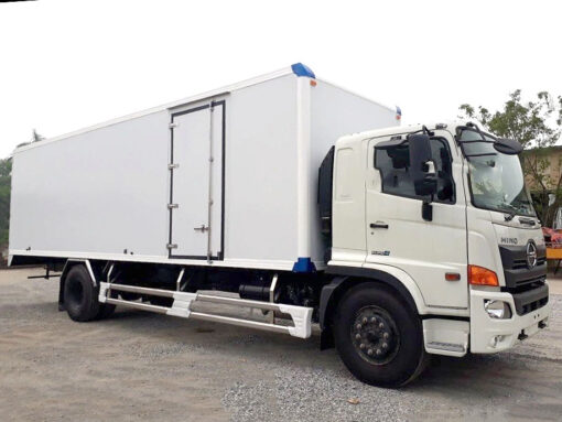 GIÁ XE HINO 8 TẤN FG8JT7A-G THÙNG KÍN COMPOSITE 8.8M
