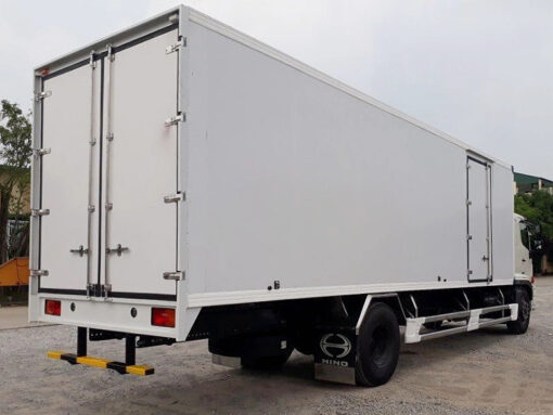 GIÁ XE HINO 8 TẤN FG8JT7A-G THÙNG KÍN COMPOSITE 8.8M