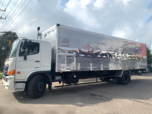 GIÁ XE HINO 8 TẤN FG8JT7A-G THÙNG KÍN INOX 8.6M