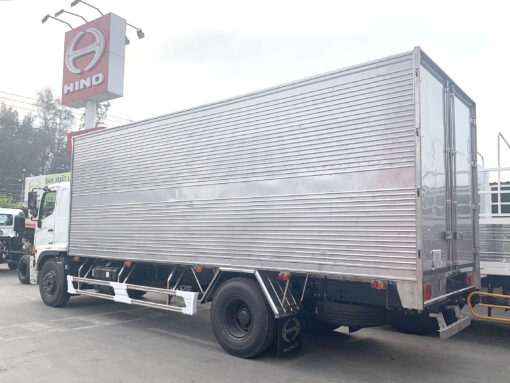 GIÁ XE HINO 8 TẤN FG8JT7A-G THÙNG KÍN INOX 8.9M