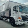 GIÁ XE HINO 8 TẤN FG8JT7A-G THÙNG KÍN INOX 8.9M