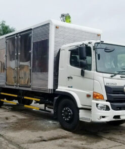 GIÁ XE HINO 8 TẤN FG8JT7A-G THÙNG KÍN INOX 8.9M