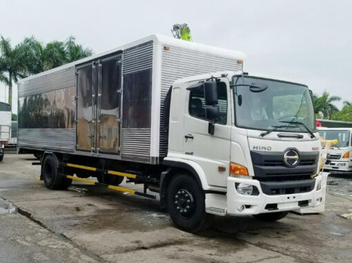 GIÁ XE HINO 8 TẤN FG8JT7A-G THÙNG KÍN INOX 8.9M