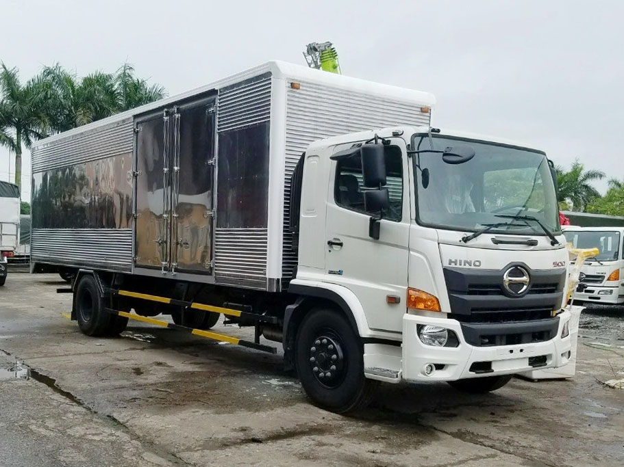 GIÁ XE HINO 8 TẤN FG8JT7A-G THÙNG KÍN INOX 8.9M