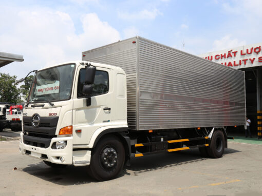 GIÁ XE HINO 8 TẤN FG8JT7A-G THÙNG KÍN INOX 8.9M