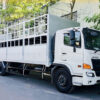 GIÁ XE HINO 8 TẤN FG8JT7A-UTL THÙNG CHỞ XE MÁY 9.8M