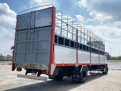 Xe Hino 8 tấn FG8JT7A-UTL thùng chở xe máy 9.9M