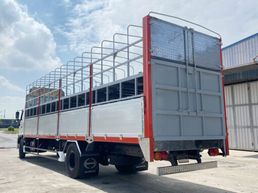 Xe Hino 8 tấn FG8JT7A-UTL thùng chở xe máy 9.9M