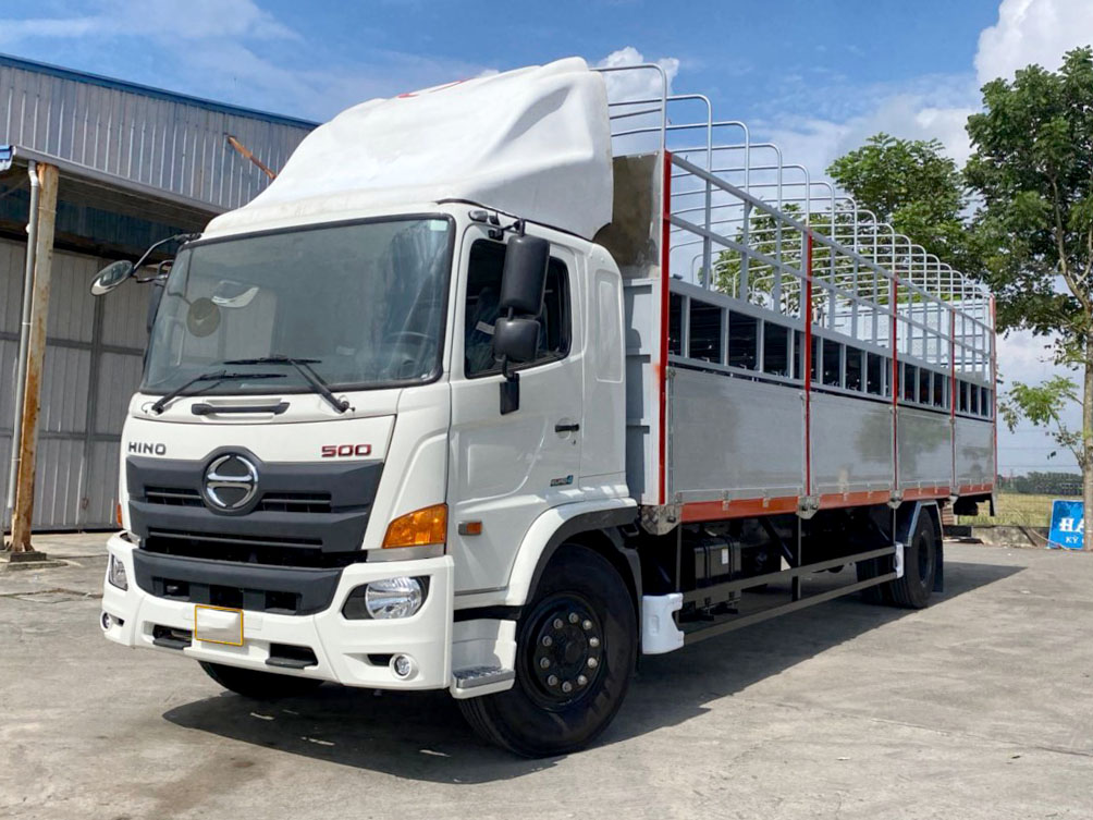 Xe Hino 8 tấn FG8JT7A-UTL thùng chở xe máy 9.9M