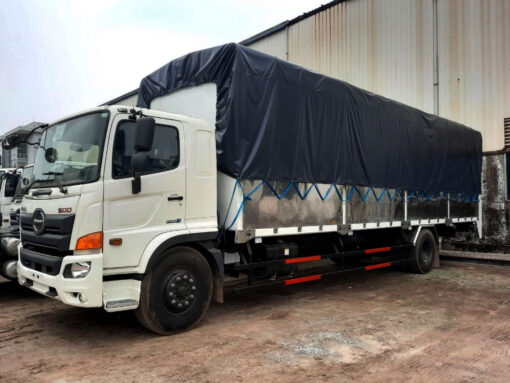 Xe Hino 8 tấn FG8JT7A-UTL thùng chở xe máy 9.9M