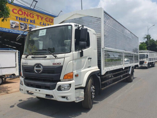 GIÁ XE HINO 8 TẤN FG8JT7A-UTL THÙNG KÍN CÁNH DƠI 9.3M