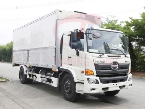 GIÁ XE HINO 8 TẤN FG8JT7A-UTL THÙNG KÍN CÁNH DƠI 9.3M