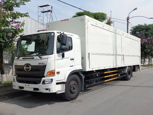 GIÁ XE HINO 8 TẤN FG8JT7A-UTL THÙNG KÍN CÁNH DƠI 9.3M