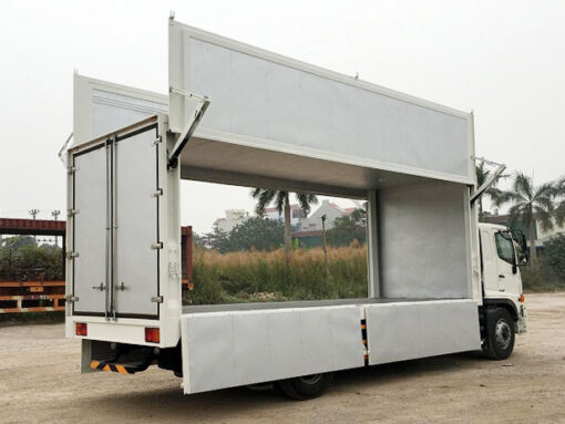 HINO 8 TẤN FG8JT7A-UTL THÙNG KÍN CÁNH DƠI BỬNG NÂNG 9.3M