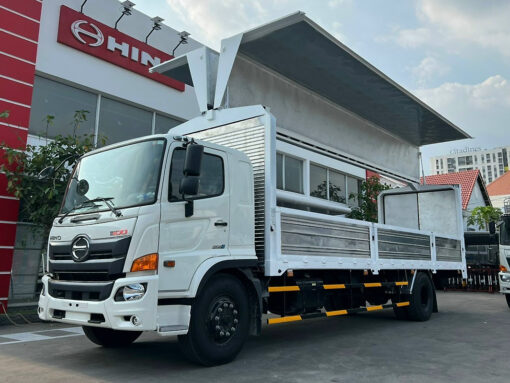 HINO 8 TẤN FG8JT7A-UTL THÙNG KÍN CÁNH DƠI BỬNG NÂNG 9.3M