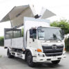 HINO 8 TẤN FG8JT7A-UTL THÙNG KÍN CÁNH DƠI BỬNG NÂNG 9.3M