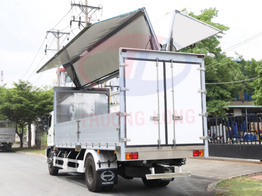 HINO 8 TẤN FG8JT7A-UTL THÙNG KÍN CÁNH DƠI BỬNG NÂNG 9.3M