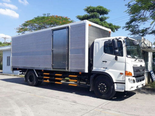 GIÁ XE HINO 8 TẤN FG8JT7A-UTL THÙNG KÍN INOX 10M
