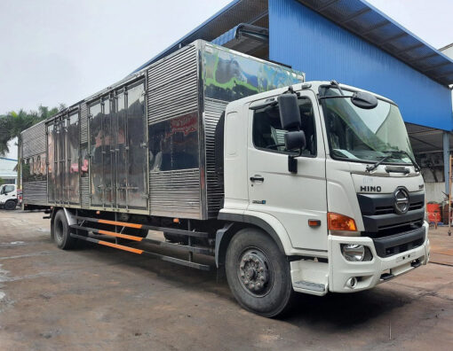 GIÁ XE HINO 8 TẤN FG8JT7A-UTL THÙNG KÍN INOX 10M