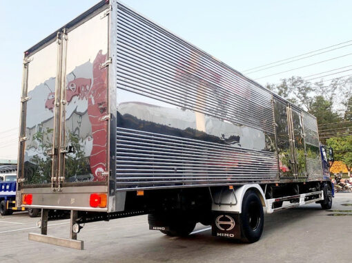GIÁ XE HINO 8 TẤN FG8JT7A-UTL THÙNG KÍN INOX 10M